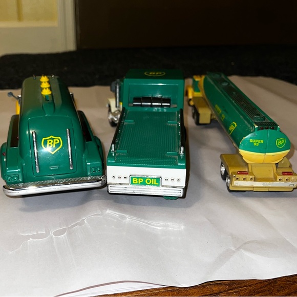 Lot of 3 BP Hess Green and Yellow Collectable Tanker Truck Set - Picture 14 of 15